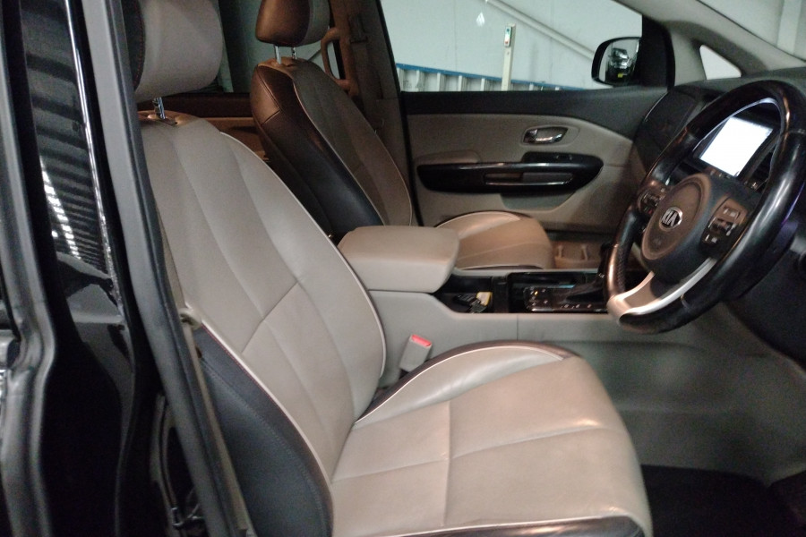 2015 MY16 Kia Carnival YP Platinum People Mover