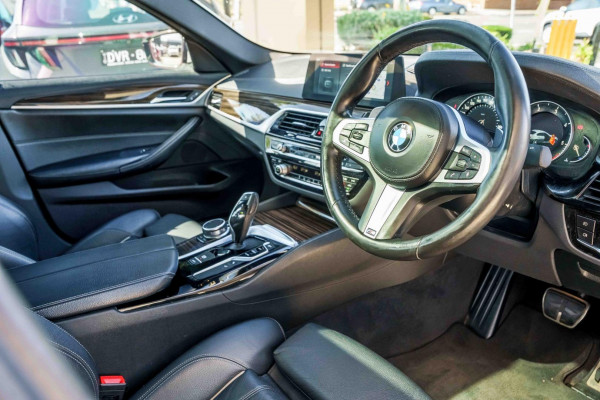 2017 BMW 5 Series G30 520d Luxury Line Sedan Image 6