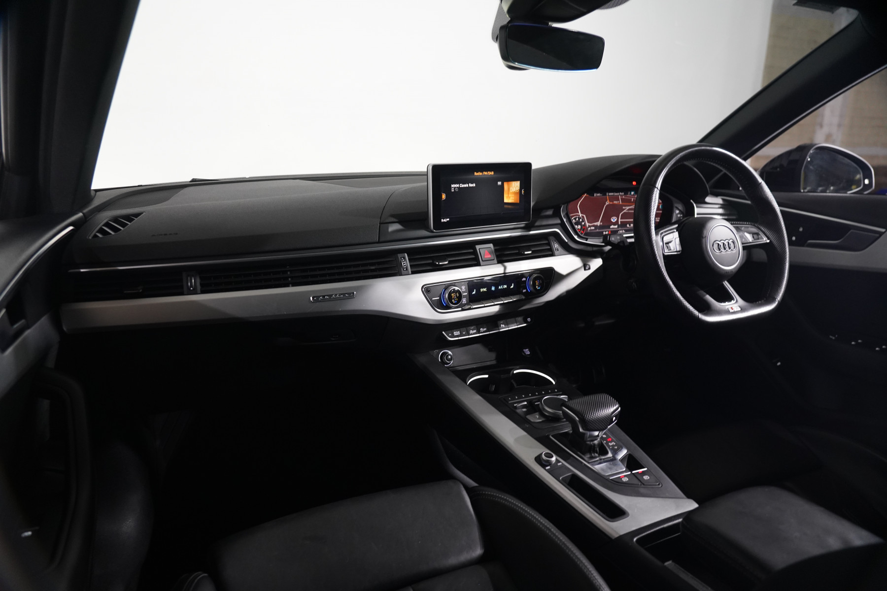 2020 Audi A4 45 Tfsi Quattro S Tronic Sport Sedan Image 14