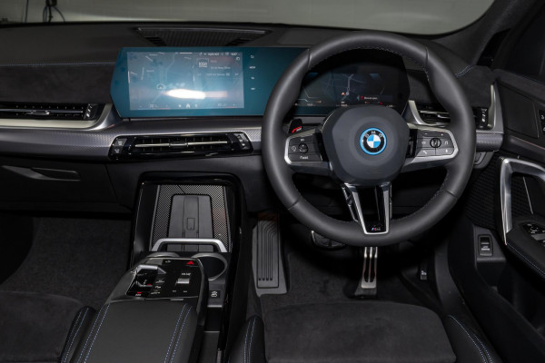 2024 BMW iX2 U10 xDrive30 M Sport SUV image 7