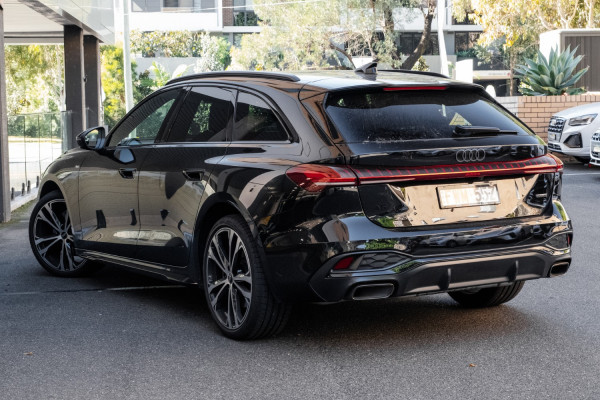 2025 Audi A5 B10  TFSI 200kW S line Wagon image 2
