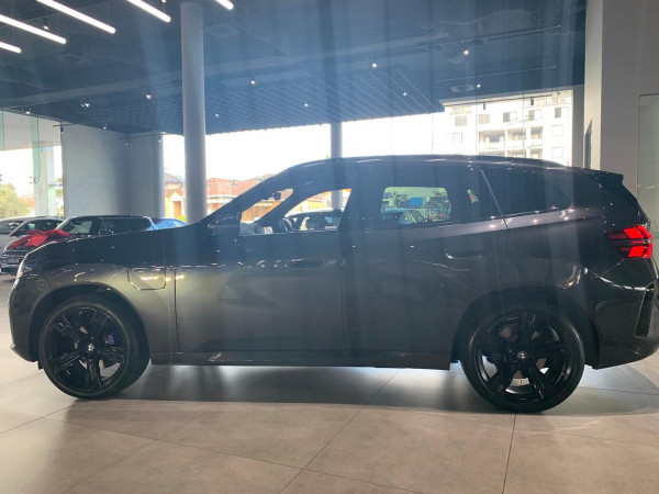 2025 BMW X3 G45 30e xDrive SUV image 7