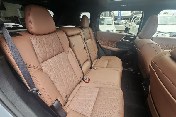 2026 Mitsubishi Outlander ZM Exceed Tourer SUV Image 16