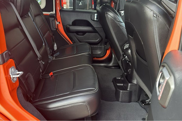 2018 Jeep Wrangler JK Overland SUV Image 22