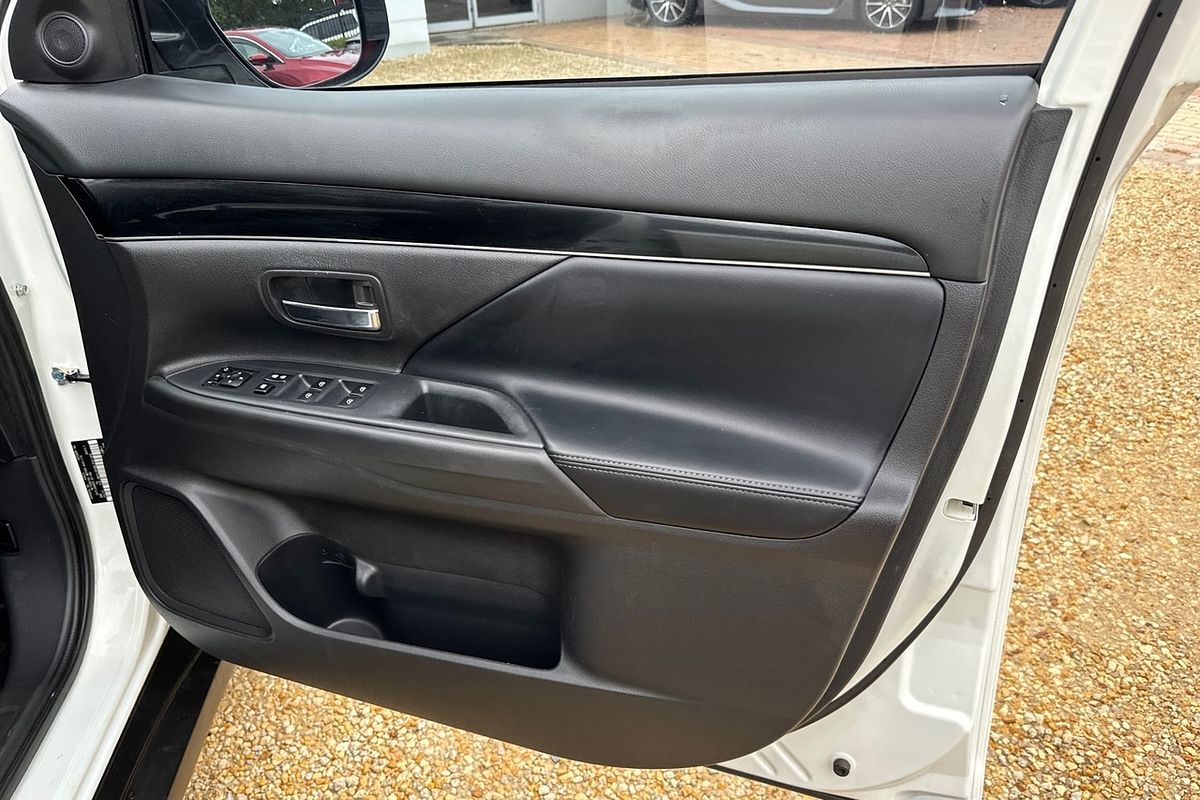 2021 Mitsubishi Outlander ZL LS Wagon Image 5
