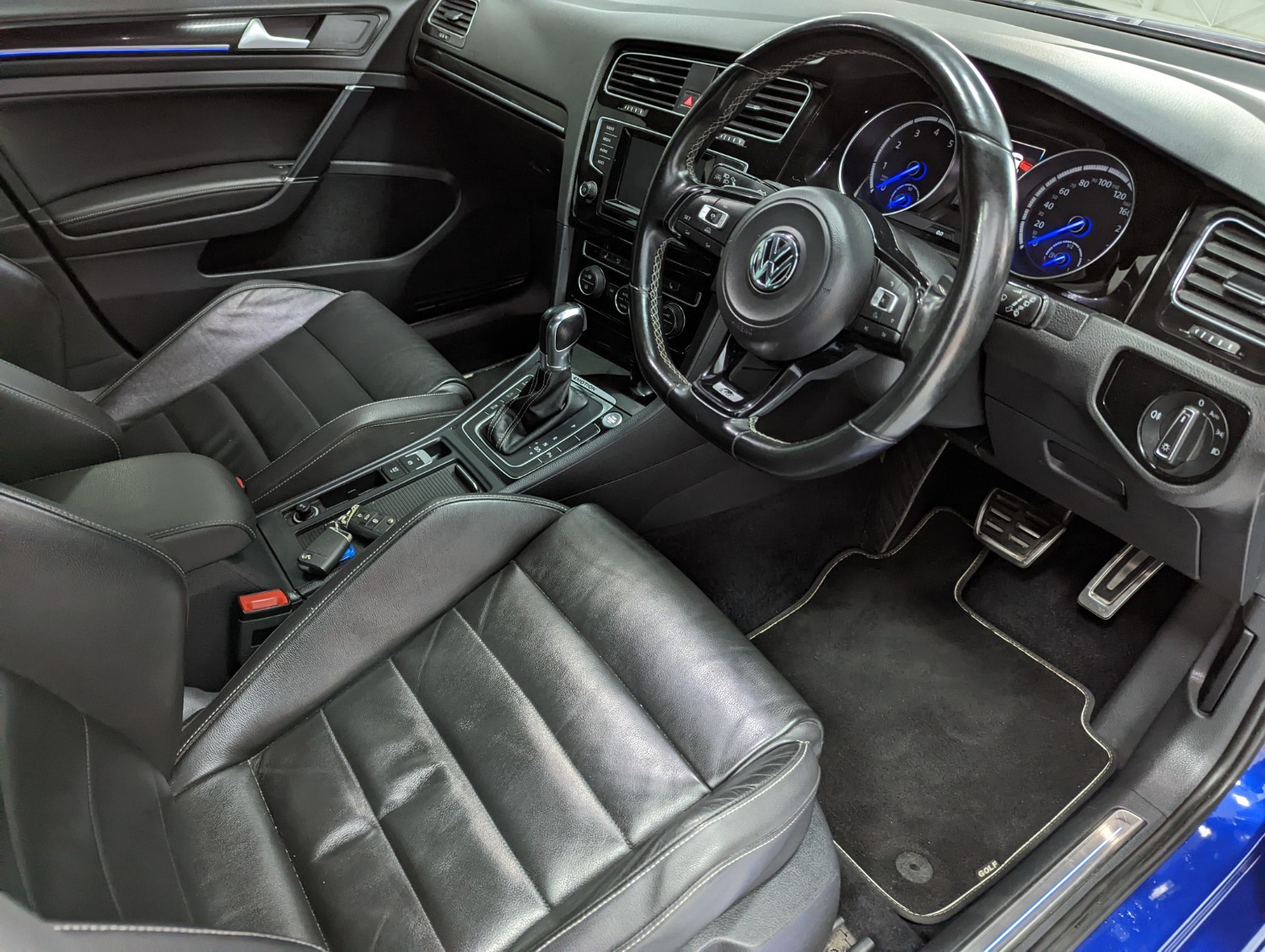 2015 Volkswagen Golf VII MY15 R Hatch Image 9
