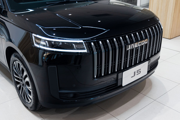 2026 Jaecoo J5  EV Summit SUV image 5