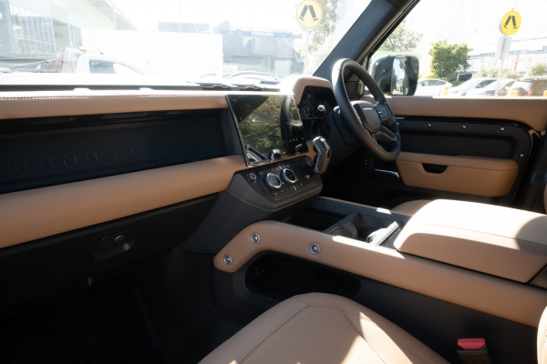 2026 Land Rover Defender L663 110 D350 X-Dynamic HSE SUV image 7