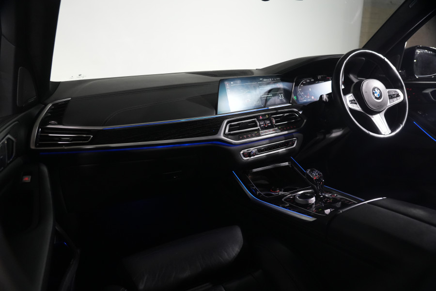 2021 BMW X7 M50i SUV Image 13