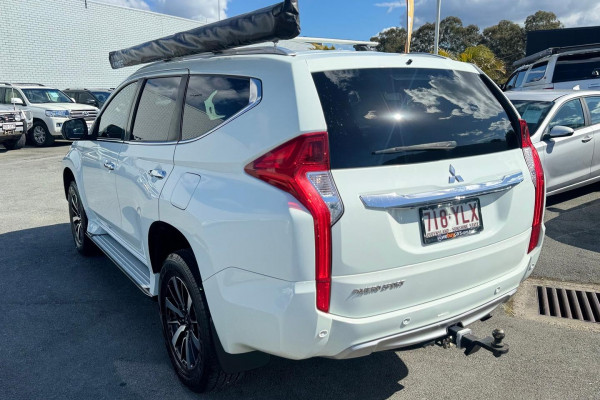 2017 Mitsubishi Pajero Sport QE GLS SUV Image 10