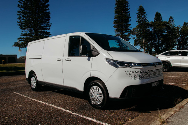 2024 LDV Deliver 7   Van