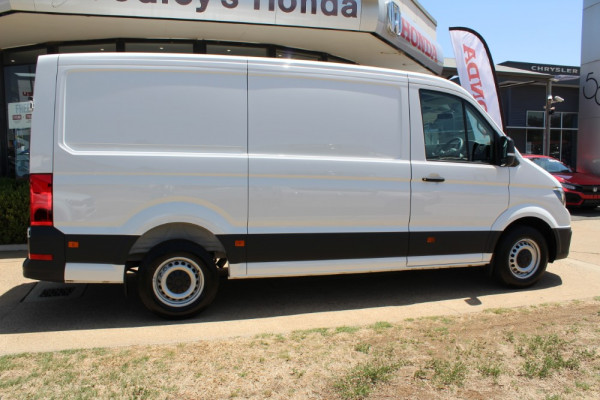 2019 Volkswagen Crafter Crafter 35 MWB Mwb van Image 4