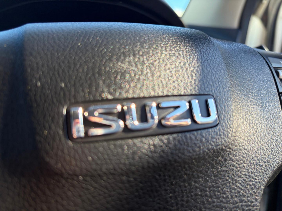 2015 Isuzu D-MAX  SX Cab Chassis Image 17