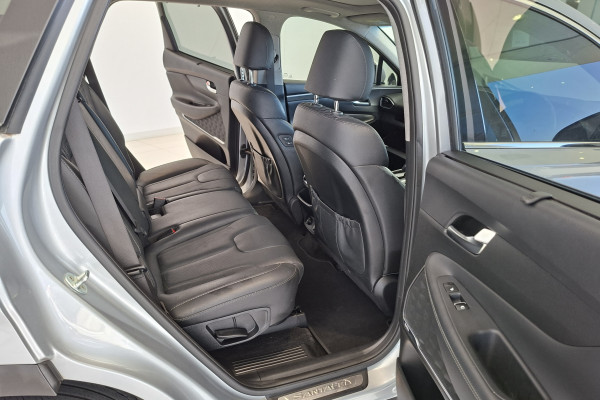 2018 Hyundai Santa Fe DM5 Series II Highlander SUV Image 10