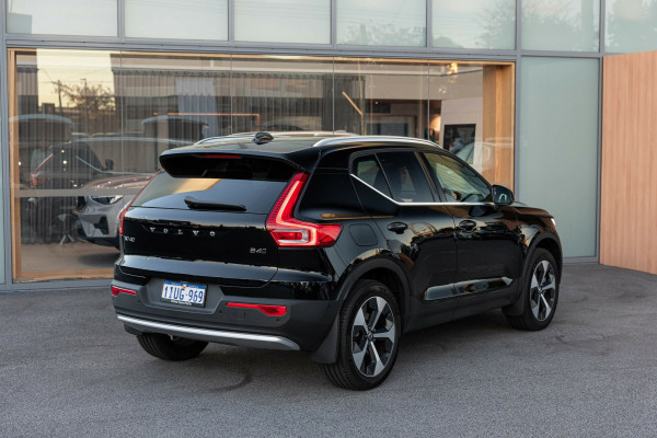 2025 MY26 Volvo XC40 XZ Ultra B4 Bright SUV Image 2