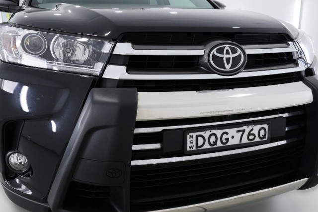 2017 Toyota Kluger Grande 6 of 26