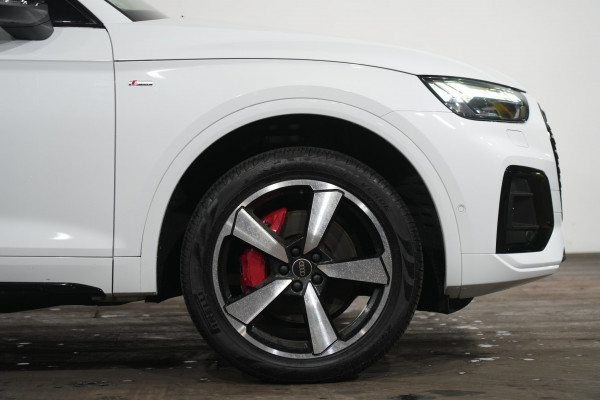 2025 Audi Q5 FY 55 TFSI e S Line SUV Image 5