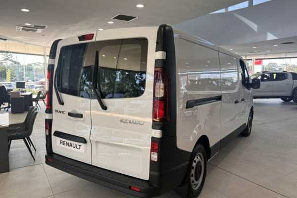2024 Renault Trafic X82 Pro Van Image 5