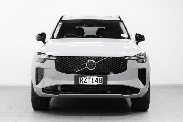 2026 Volvo XC90 L Series Ultra B5 Bright SUV Image 2