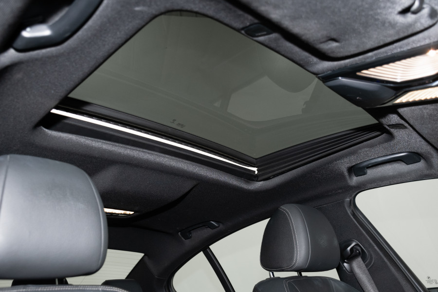 2019 BMW 5 Series 20i M Sport Sedan Image 5