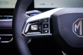 2025 MG HS AS33 Essence SUV