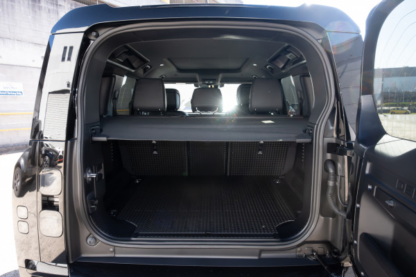 2026 Land Rover Defender L663 110 D350 X-Dynamic HSE SUV image 22