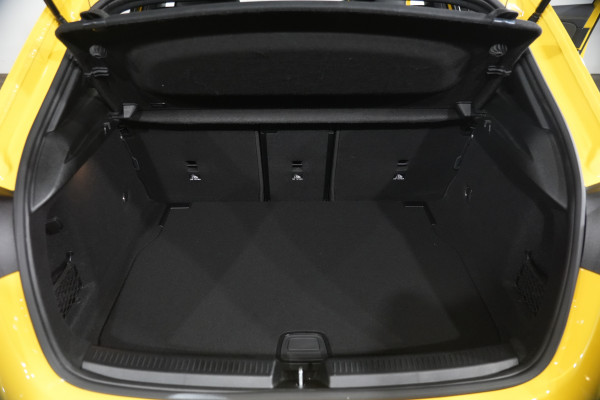 2021 Mercedes-Benz A-Class S 4matic+ Hatch image 35