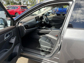 2023 [THIS VEHICLE IS SOLD] image 12