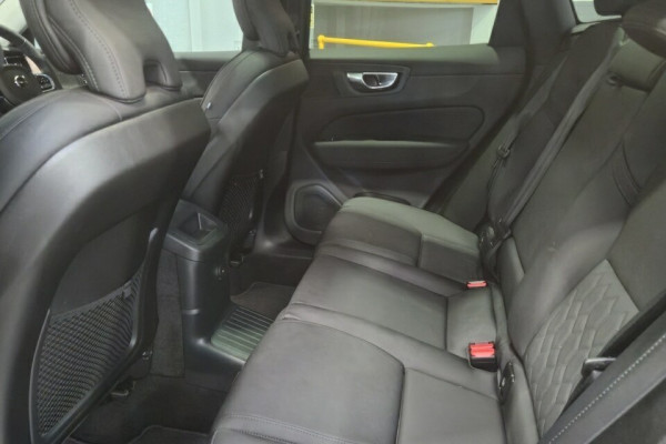 2025 MY26 Volvo XC60 UZ Plus T8 Plug-in Hybrid Dark SUV Image 15