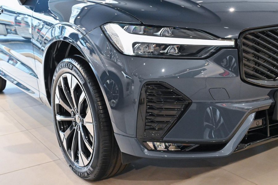 2026 Volvo XC60 UZ Ultra B5 Dark SUV Image 2