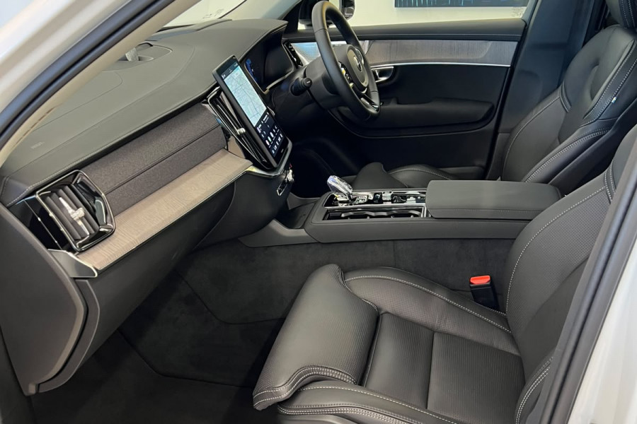 2025 MY26 Volvo XC90 L Series Ultra T8 Plug-in Hybrid Dark SUV