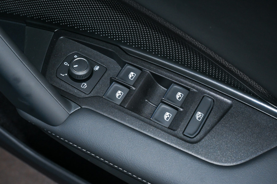 2024 Volkswagen Tiguan 195TSI R-Line SUV Image 10