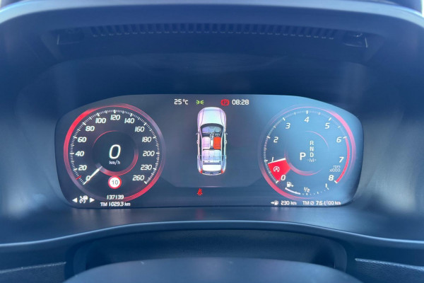 2020 Volvo XC40 XZ T4 Momentum SUV Image 25