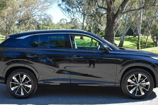 2024 MY24.5 MG HS AS33 Essence SUV