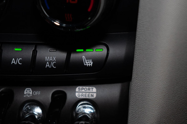 2021 MINI Cooper F55 LCI S Classic Hatch image 15