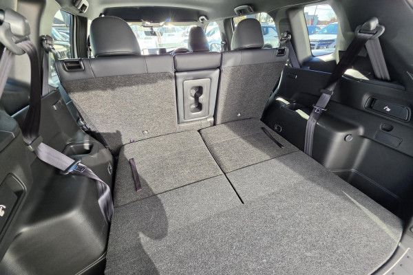 2026 Mitsubishi Outlander ZM Black Edition SUV Image 15