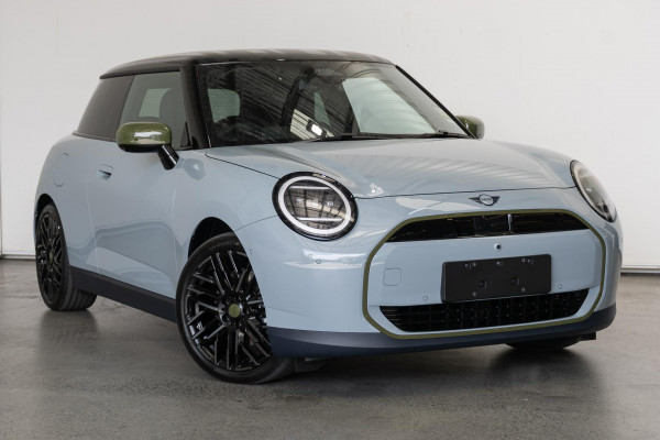 MINI Cooper SE Paul Smith Edition J01
