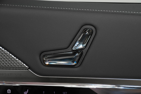 2024 BMW 7 Series G70 740i M Sport Sedan image 21