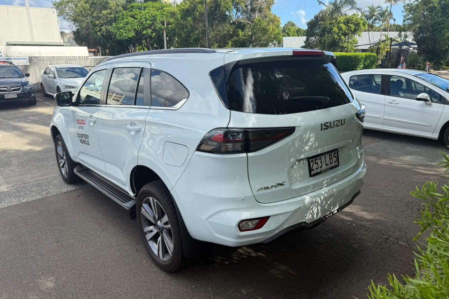 2024 Isuzu MU-X RJ LS-T SUV Image 9