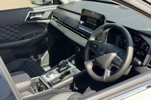 2025 MY24 Mitsubishi Outlander ZM PHEV Exceed SUV Image 11