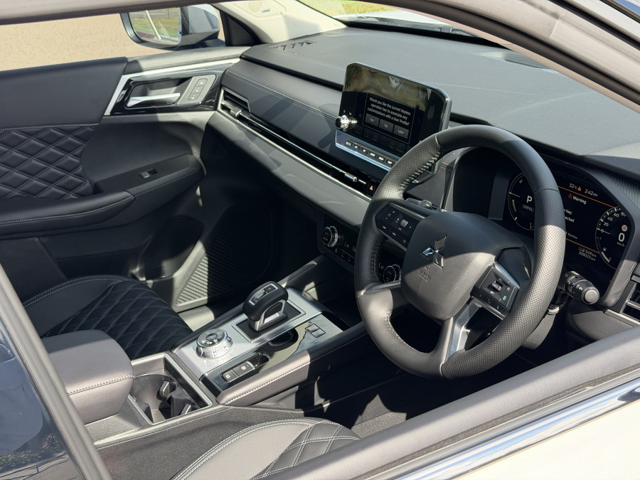 2025 MY24 Mitsubishi Outlander ZM PHEV Exceed SUV Image 11