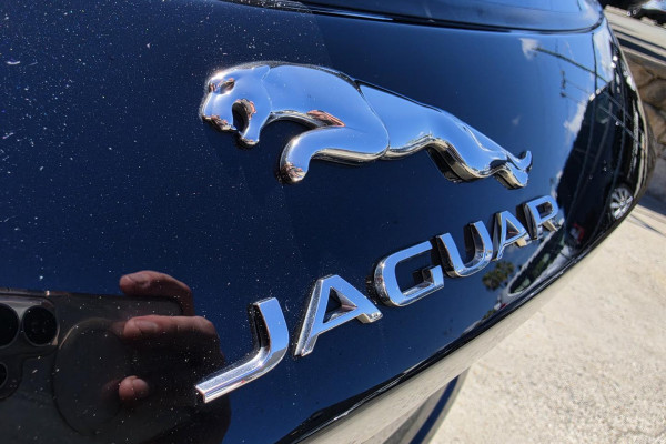 2019 Jaguar E-PACE X540 P200 SE SUV Image 12