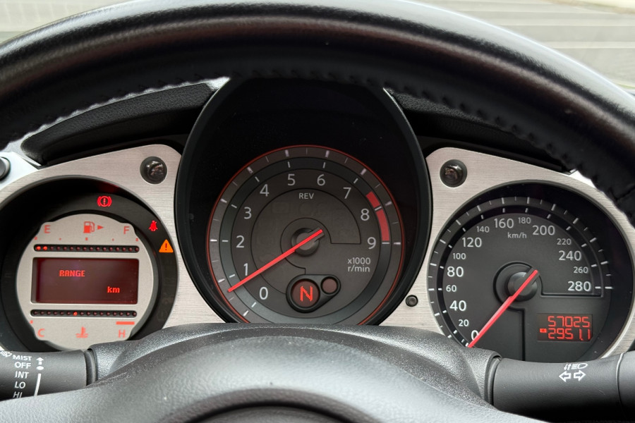 2012 MY11 Nissan 370Z Z34  Convertible Image 15