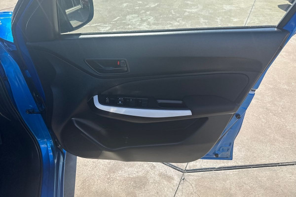 2023 Suzuki Swift AZ Series II GL Hatch Image 5