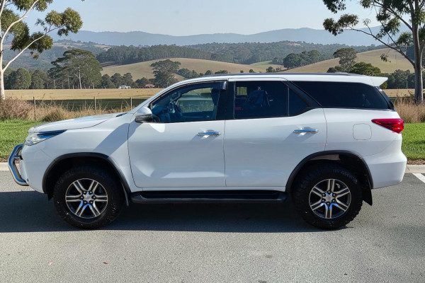 2017 Toyota Fortuner GUN156R GXL SUV Image 4