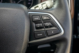2023 Mahindra Scorpio  Z8L SUV image 17