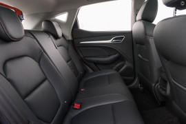 2024 MG ZST  Essence SUV