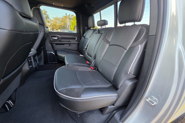 2026 Ram 2500 DJ Laramie Dual Cab Image 17