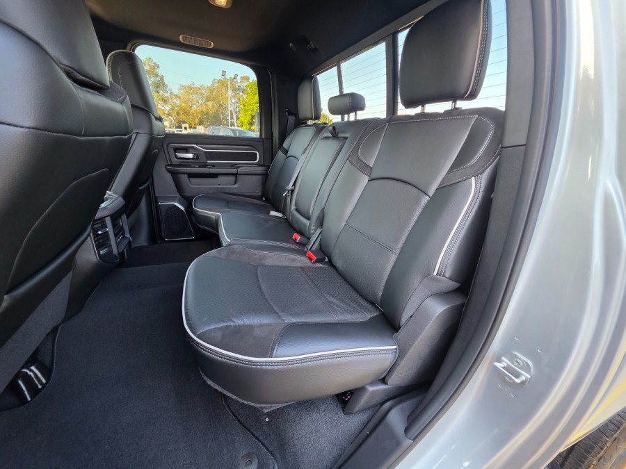 2026 Ram 2500 DJ Laramie Dual Cab Image 17