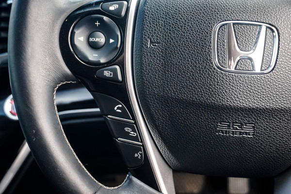 2019 Honda Odyssey 5th Gen VTi-L People Mover Image 9